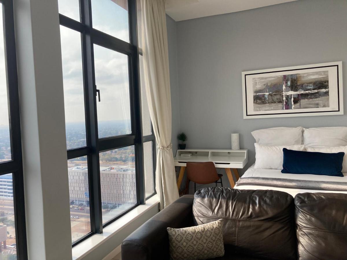 Urban Awe Apartment-Itowers 23Rd Floor Gaborone Ngoại thất bức ảnh