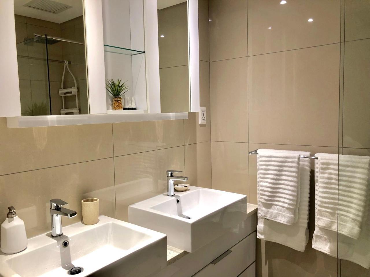 Urban Awe Apartment-Itowers 23Rd Floor Gaborone Ngoại thất bức ảnh